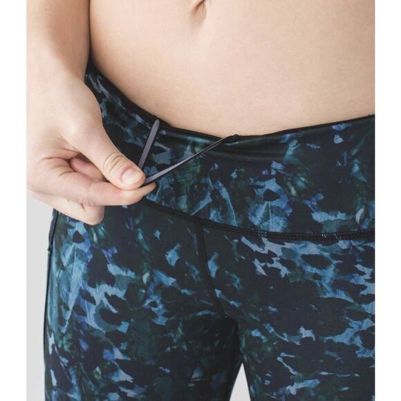 LULULEMON ATHLETICA Run Top Speed Crop 'Full- On Luxtreme' Size 6 - Picture 3 of 5